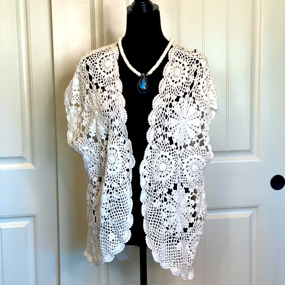 Cute Crocheted White Summer Swimsuit Cover